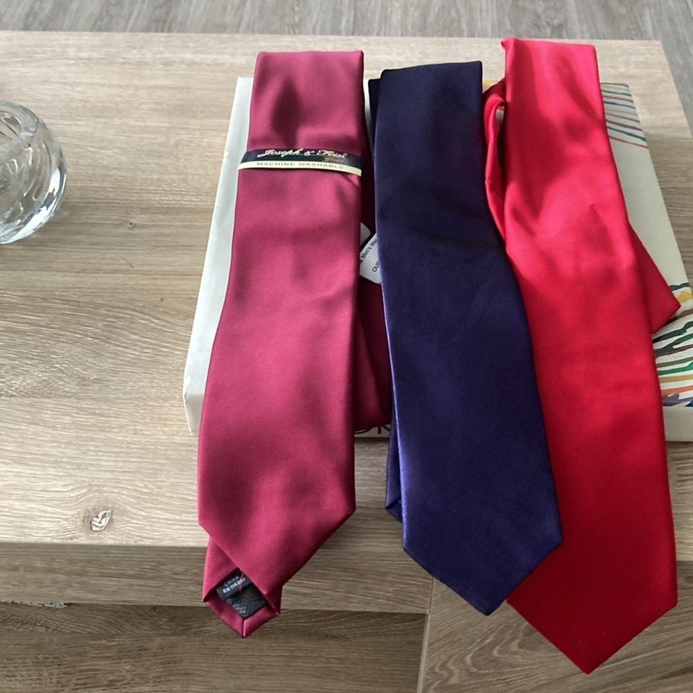 Jhane Barnes Red and Purple Silk Ties - Picture 3 of 4